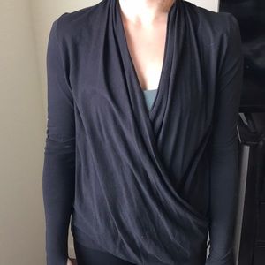 Lululemon Women’s Black long sleeve yoga top